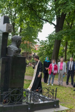 День Памяти Ф.Г.Углова: число последователей многогранного таланта великого хирурга растет с каждым годом!